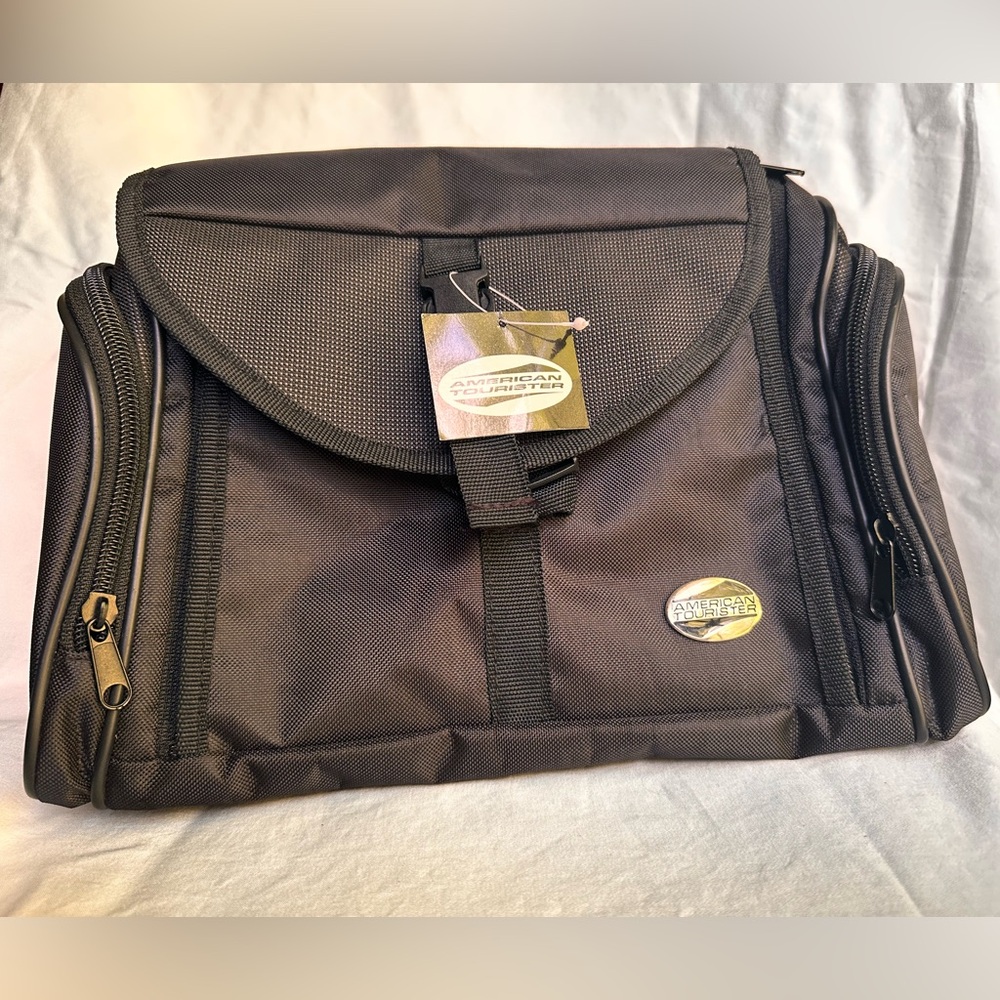 American Tourister Toiletries Bag NWT Black